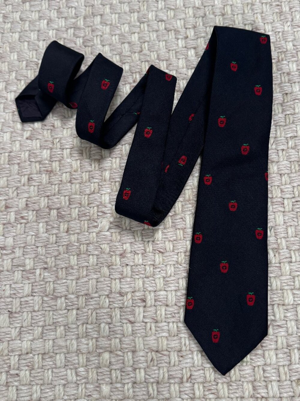 Vintage Brooks Brothers 100% Silk Navy & Red Apple Motif Necktie Novelty Preppy